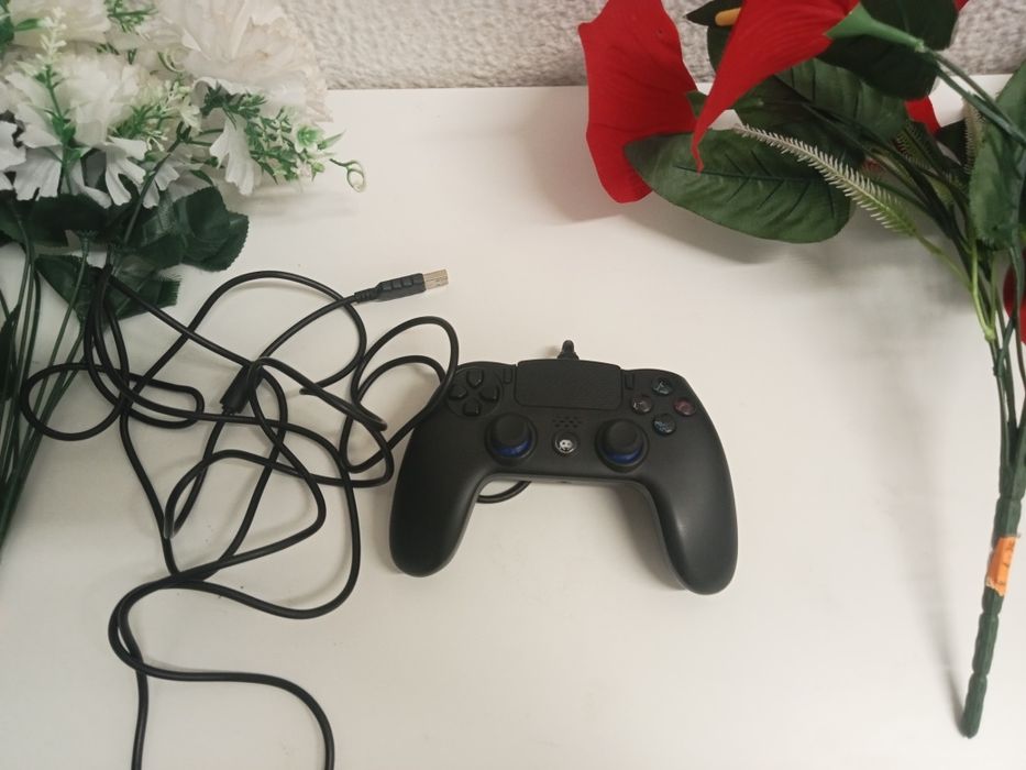 Comando com fio para jogar