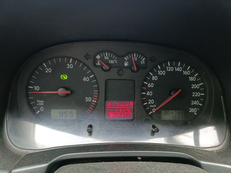 Гольф 4.  1.9д автомат