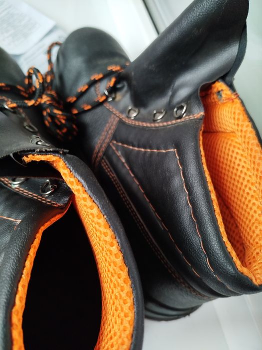 Ботинки рабочие 46 размера.