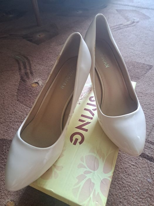 Туфлі човники світло бежеві