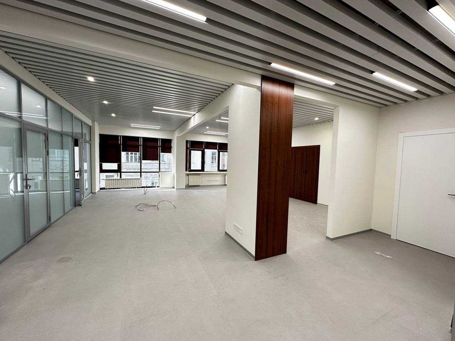 Продажа офиса 400 кв.м. с VIP ремонтом. Золотые ворота. Бизнес-центр.