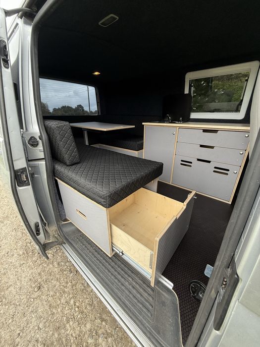 Zabudowa kempingowa. Kamper volkswagen T5