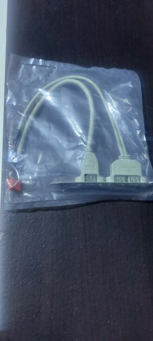 Monitor e material informático