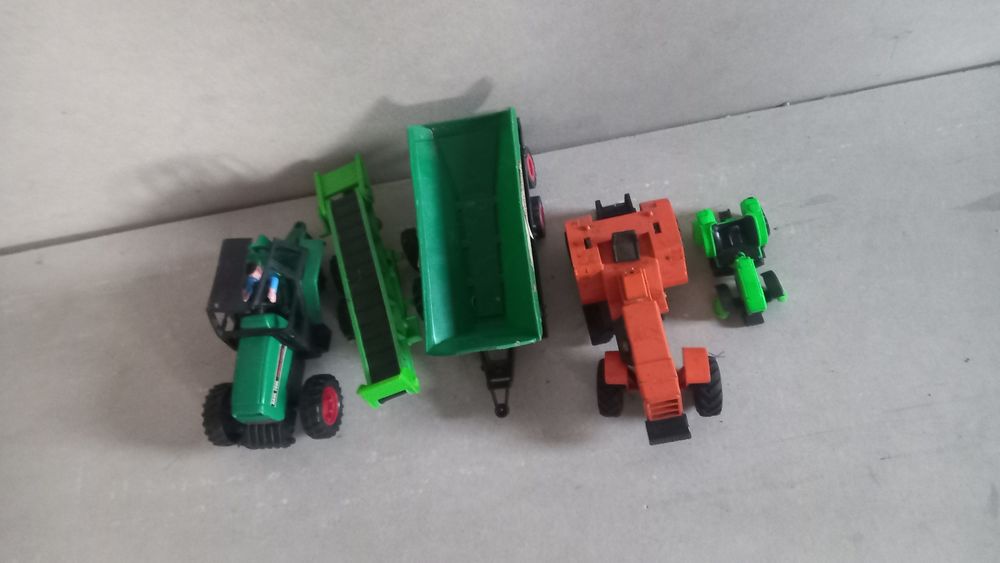 Ciągnik traktor całość