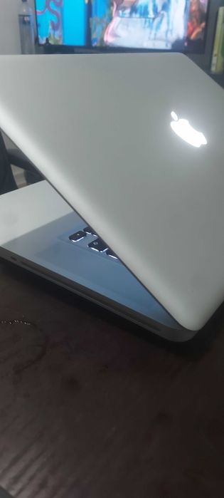 ++ Macbook Pro 15 i7 - 16 GB RAM - 256 GB SSD (Late 2011) ++64738340103042122