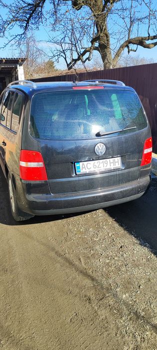 Автомобіль Фольксваген тауран автомат