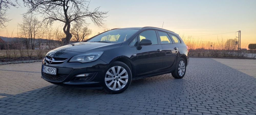 Opel Astra 1.4 turbo benzyna 2015r