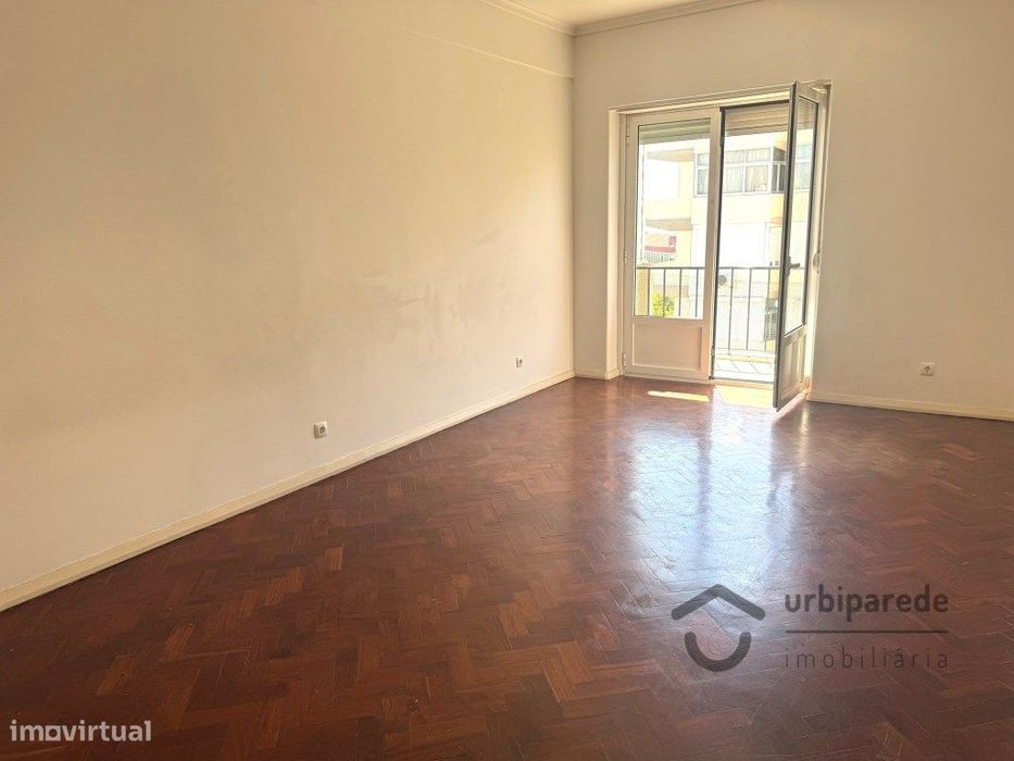 Apartamento T3 no Restelo c/ vista Rio.
