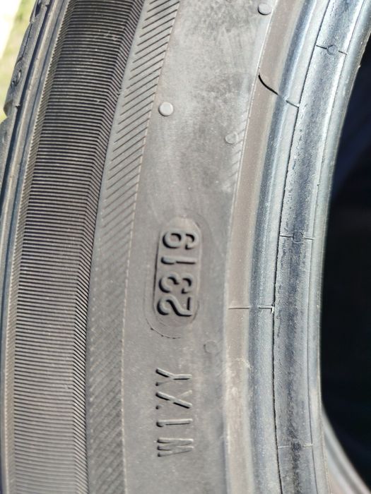 Opony Bravuris 275/40 R20
