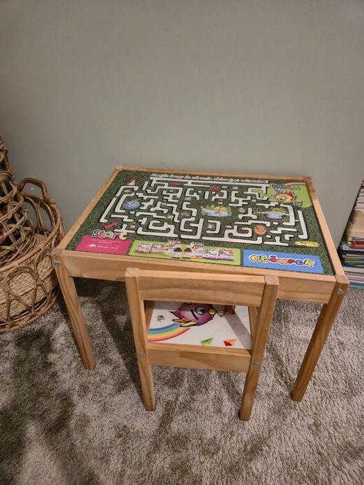 Stoliczek z krzesełkiem dla dziecka