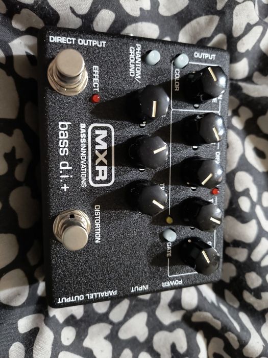 Педаль ефектів преамп для бас-гітари (M80) MXR BASS D. I.+