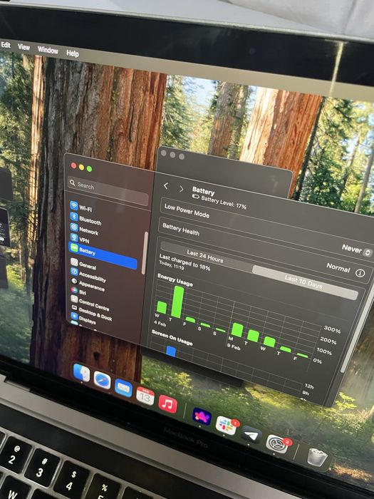 Продам MacBook Pro 2020 8gb/256gb Intel i5