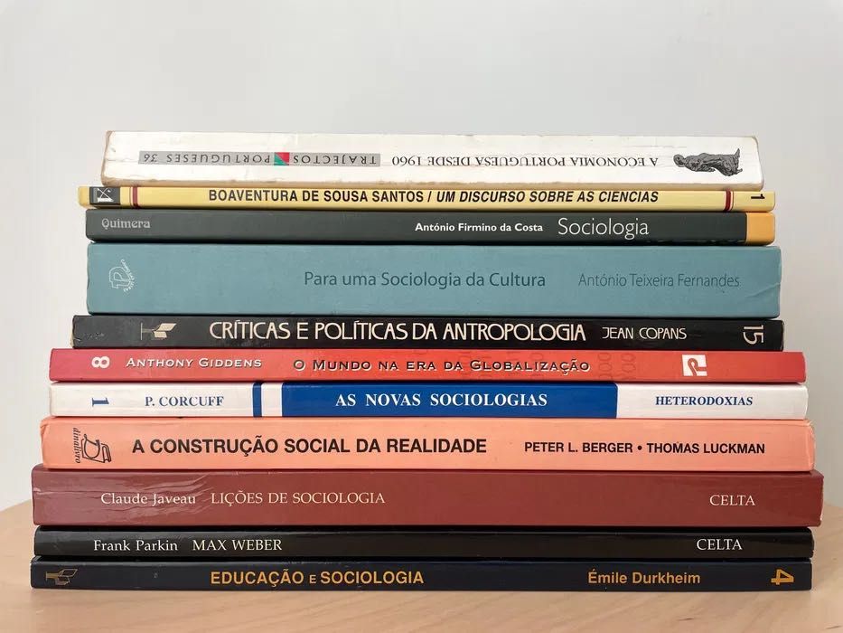 Livros de Ciências Sociais (entre 7€ e 15€)