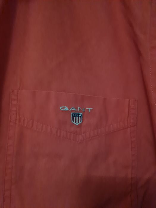 Camisa da gant tam.m usada mas está em bom estado