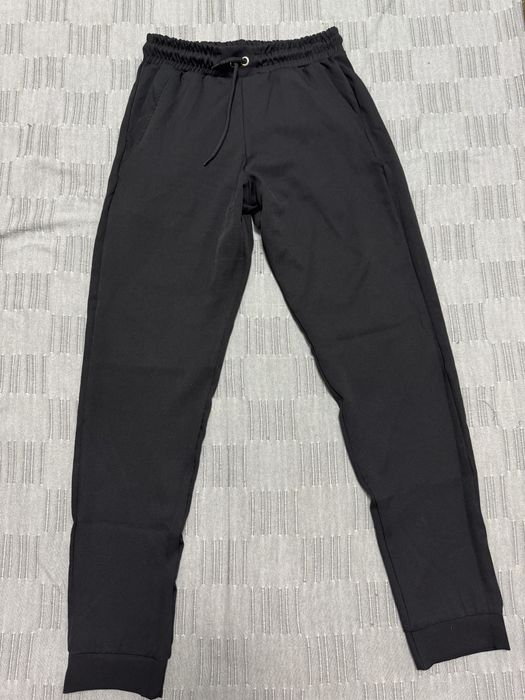 Жіночий костюм чорний