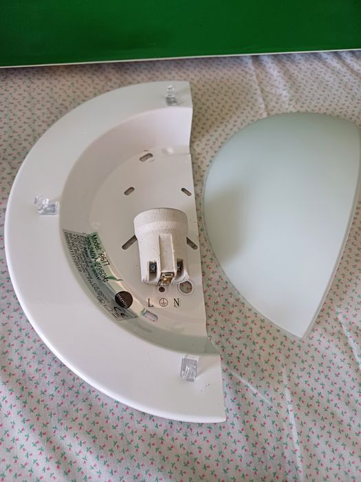 Candeeiros como novos 3 euros cada.