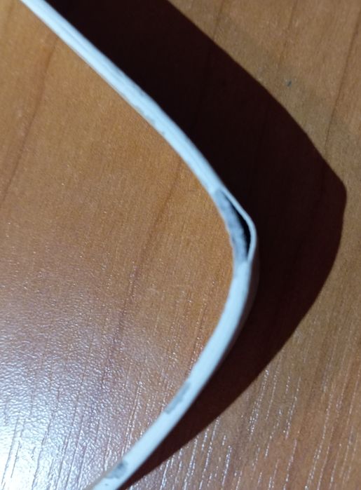 Biały pasek z klamrą