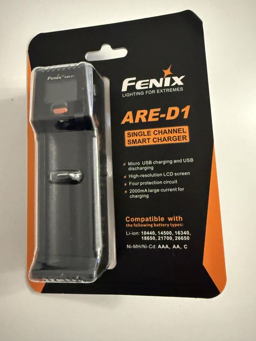 4x Ładowarka Fenix ARE-D1