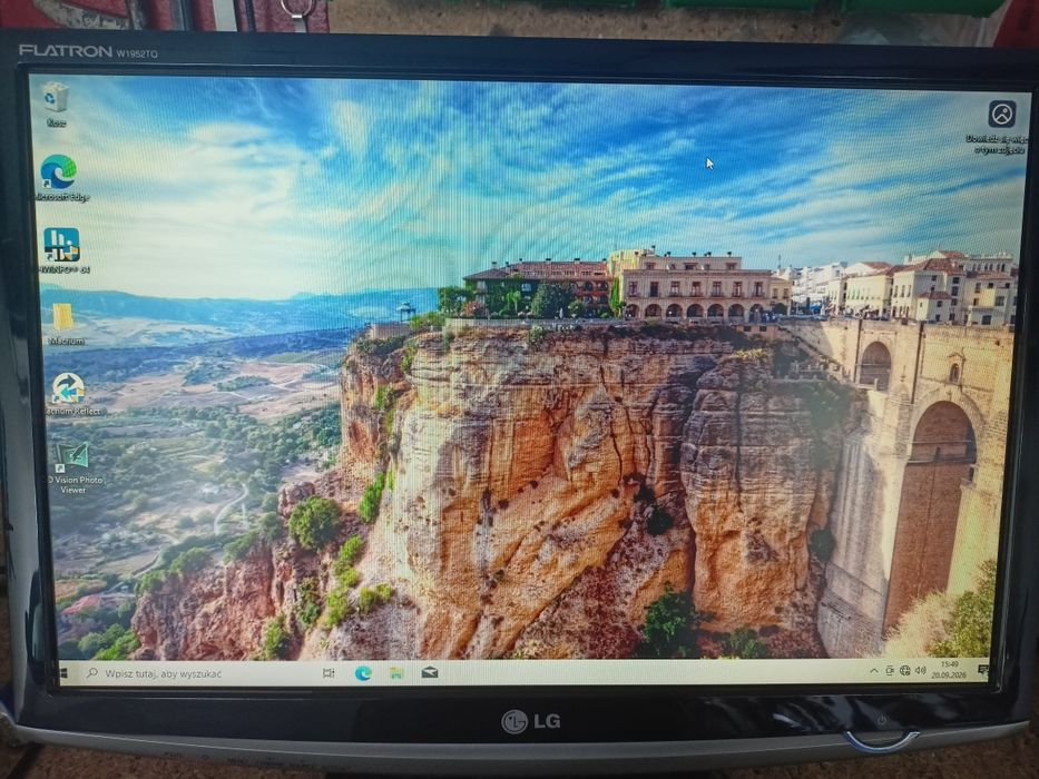 LG Flatron 19" W1952TQ-PF 16:10 monitor LCD