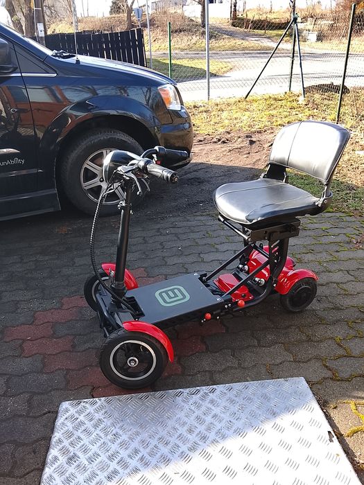 Wózek elektryczny składany