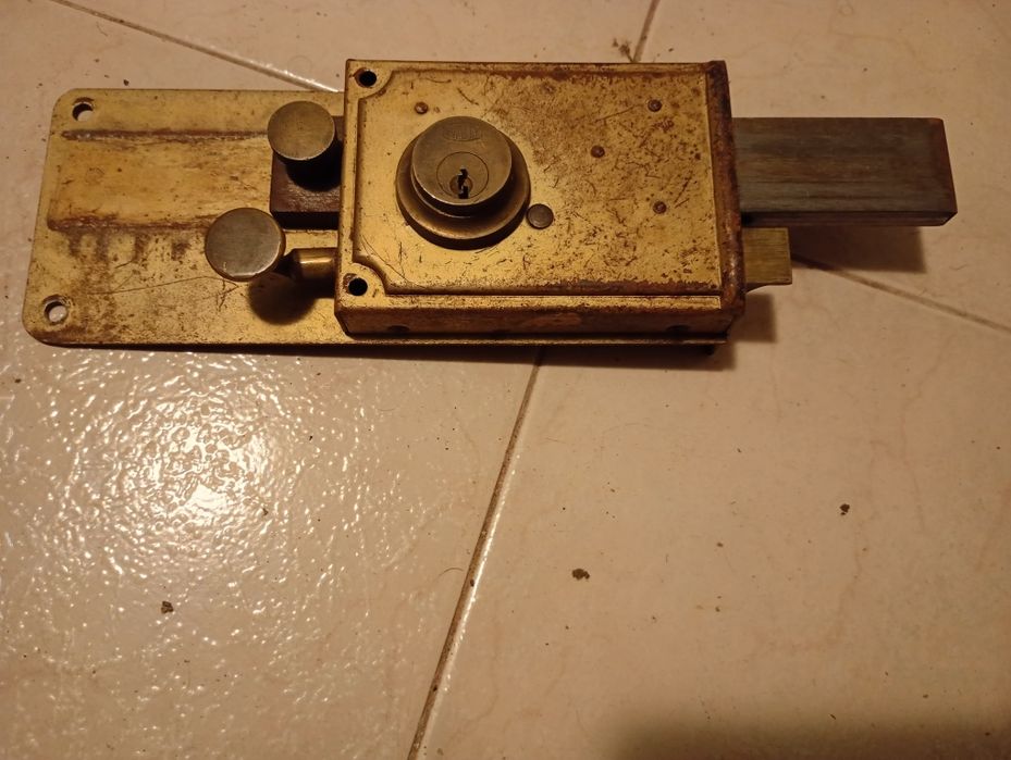 Fechadura Vintage de Segurança