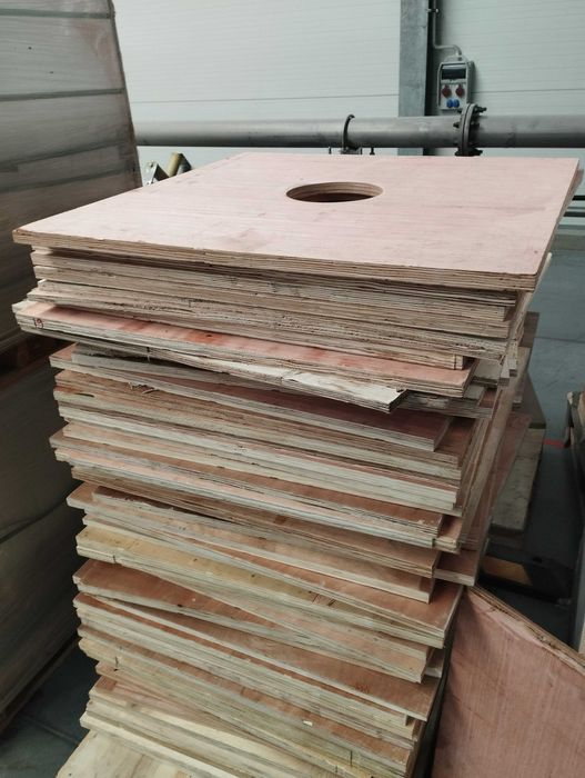 Sklejka , płyta OSB 80x80x2,2cm.