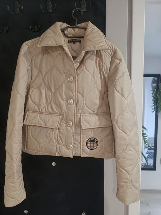 Kurtka beżowa nowa