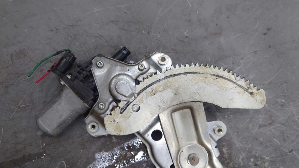 Suzuki Swift IV 5D Podnośnik Szyby Prawy Przód 2 PIN