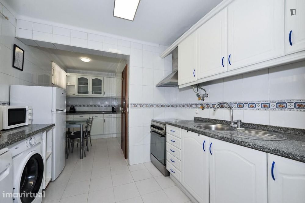 Quarto - localizado em Setubal