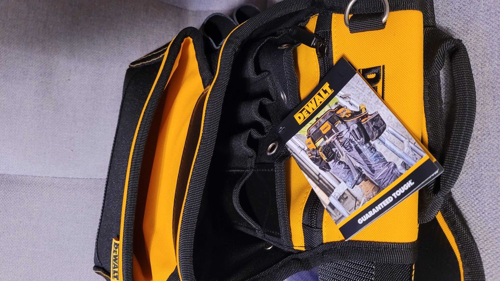 Skrzynka narzędziowa DEWALT  TOUGH SYSTEM  / Pas narzędziowy DEWALT