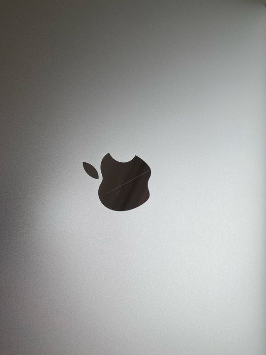 Macbook Pro M2 2022 8gb
