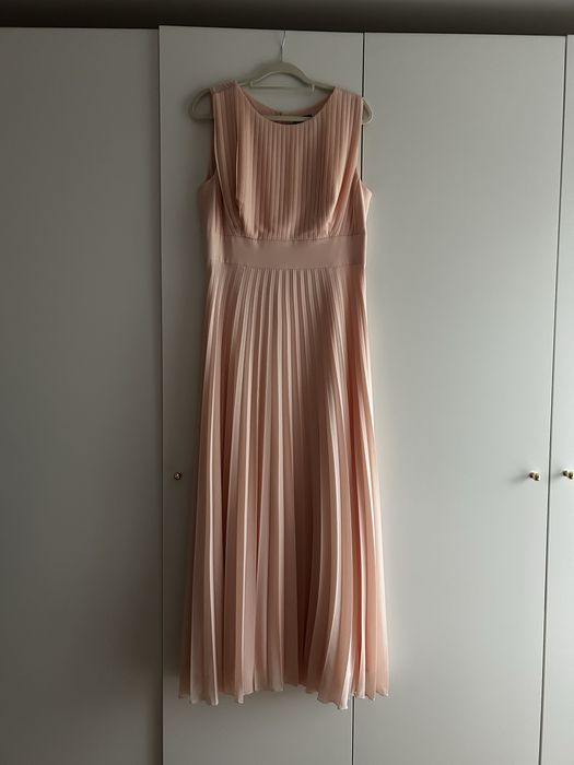 Piękna  okazjonalna sukienka pudrowy róż