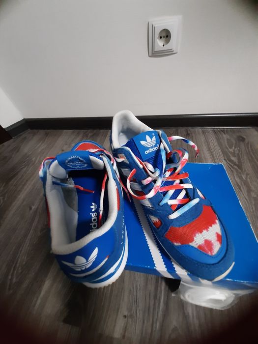 Продам  кросівки  Adidas
