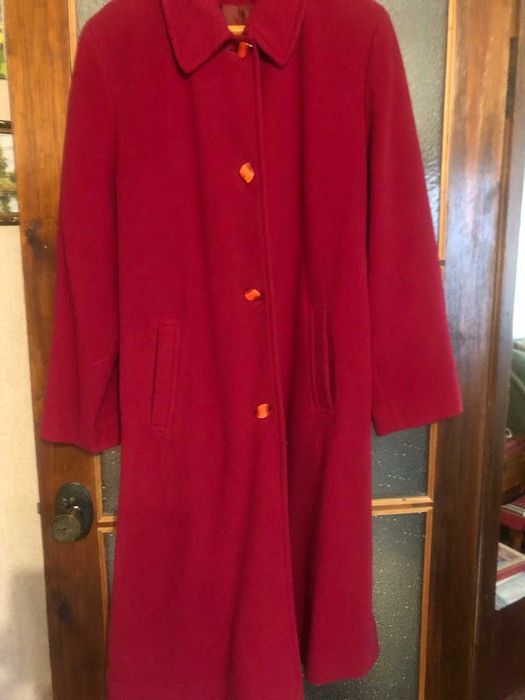 Пальто жіноче демісезонне кашемірове червоного кольору, довжива міді