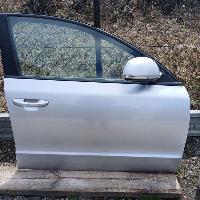 Drzwi prawy przód Skoda Superb