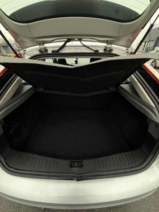 Продам власний автомобіль!Економний та надійний! Повністю обслужений!