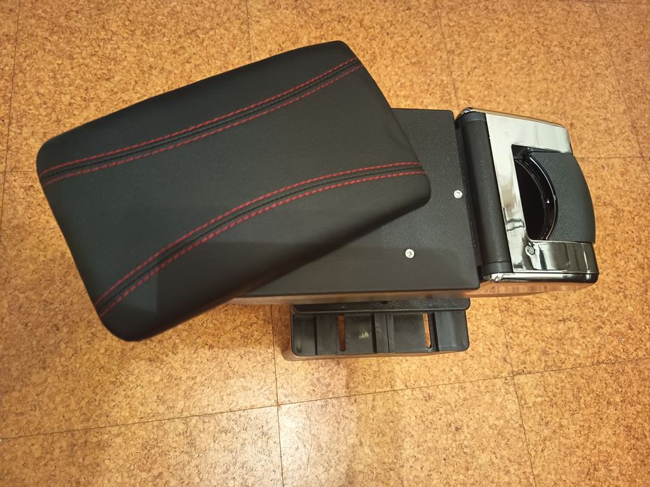Encosto de braço no carro