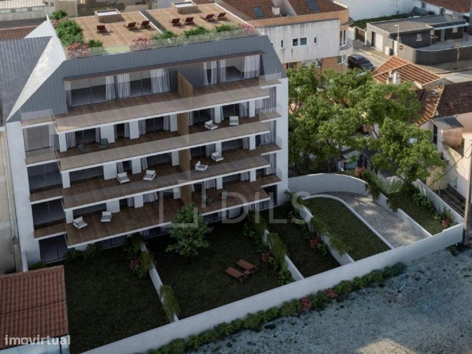 Apartamento T2 com varanda e garagem
