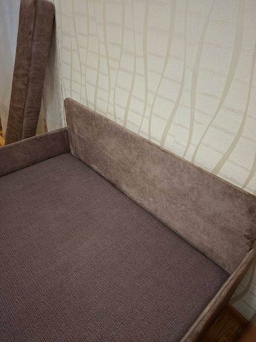 Диван підлітковий у відмінному стані
