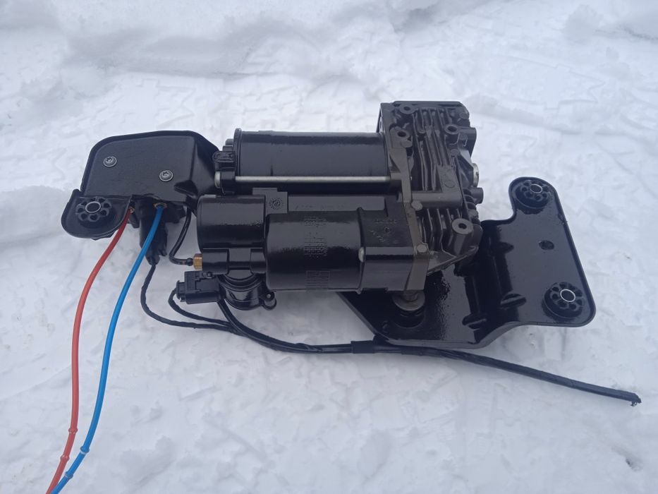 Компрессор пневмоподвески BMW X5 E70 2007-2013 EBLV0514