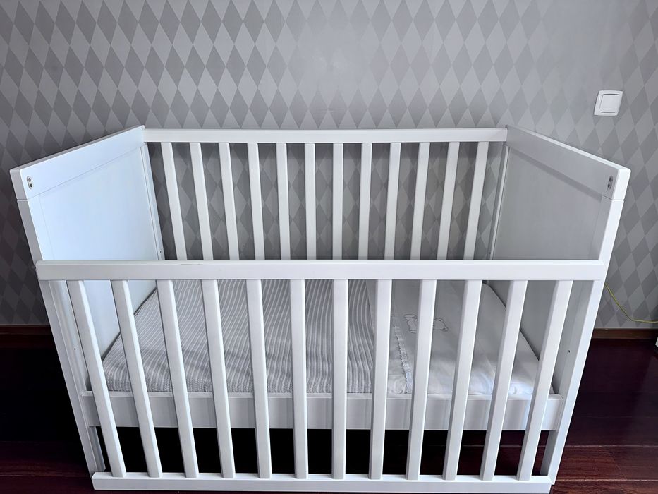 Cama de grades 120x60 para bebé do IKEA