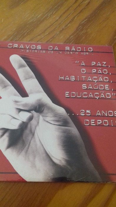 Os Cravos da Rádio - Histórias de um Certo Abril