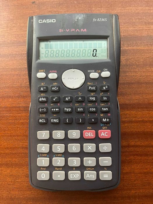Calculadora Casio fx-82MS