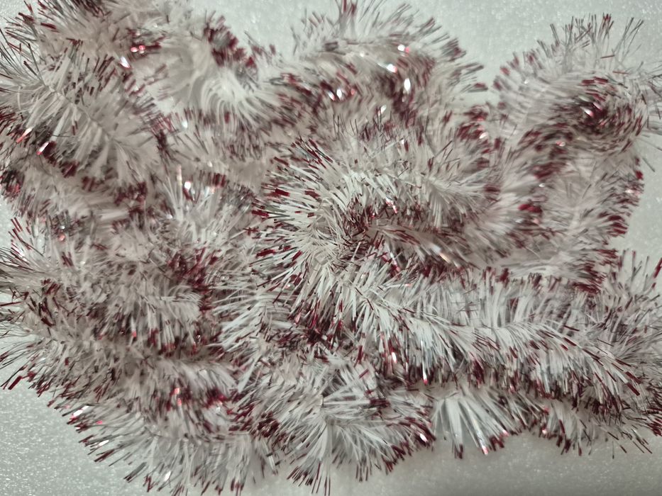 Новогодние игрушки, дождик