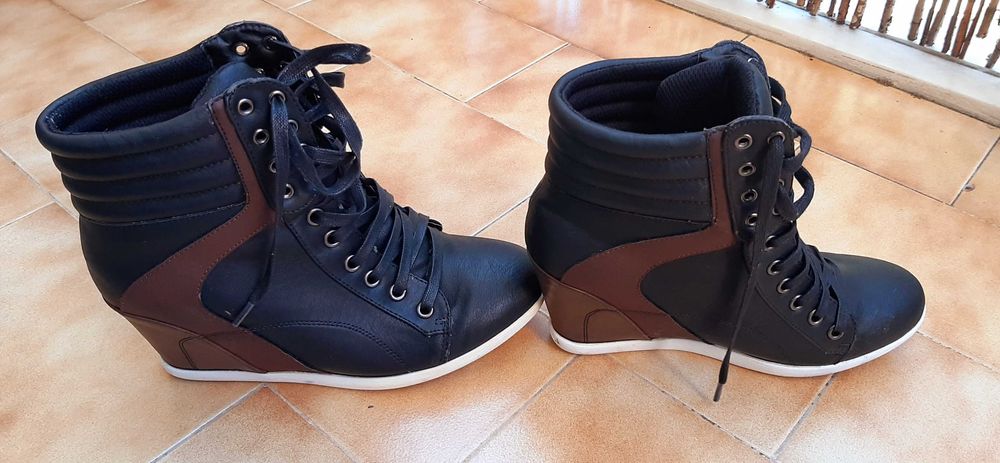Botas de cunha - tamanho 39