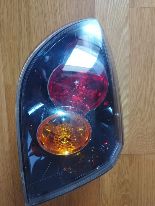Ótica traseira esquerda Mazda 3