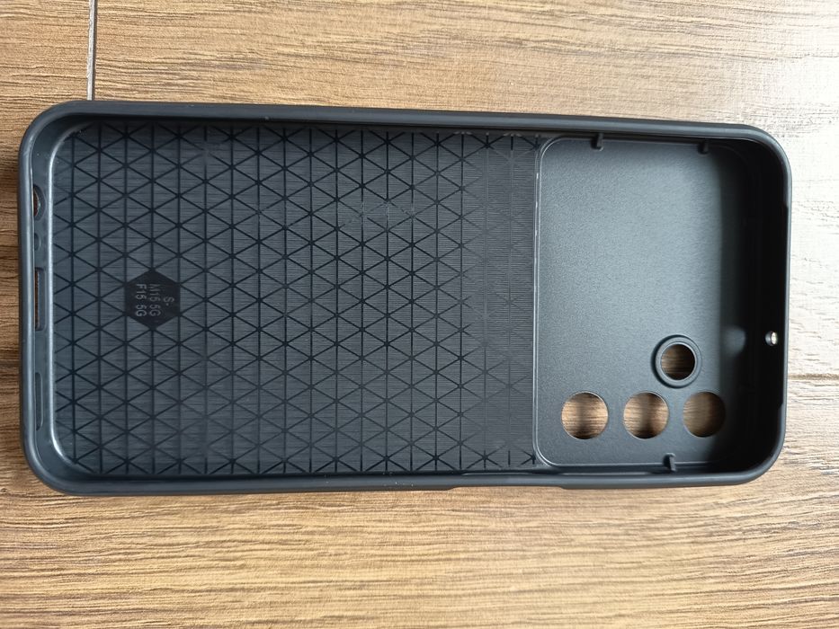 Etui pancerne do Samsung M15