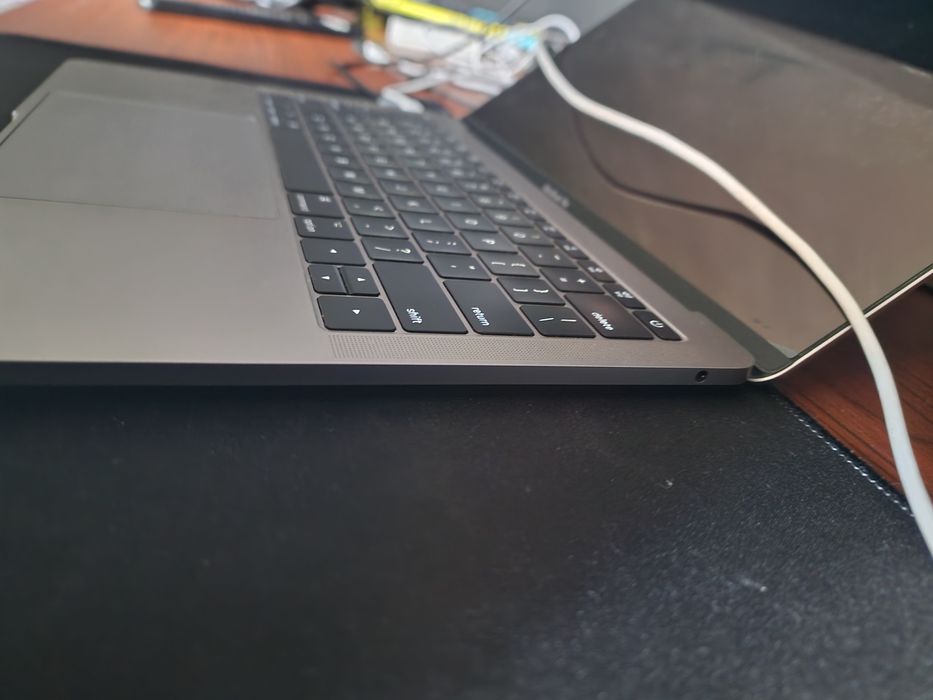 Sprzedam MacBook pro 2017. OPIS