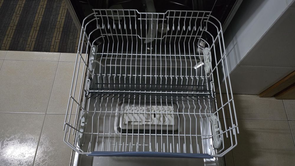 Maquina lavar loiça Ariston AVARIADA