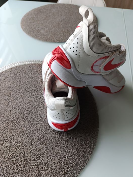Buty Nike Hustle d11 37,5